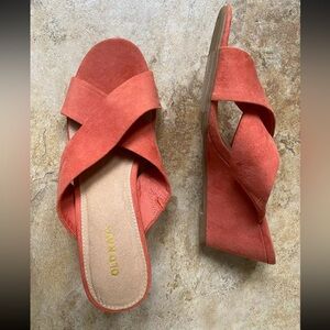 Old Navy Women’s Slip on Wedge Sandals, Size 6 Orange